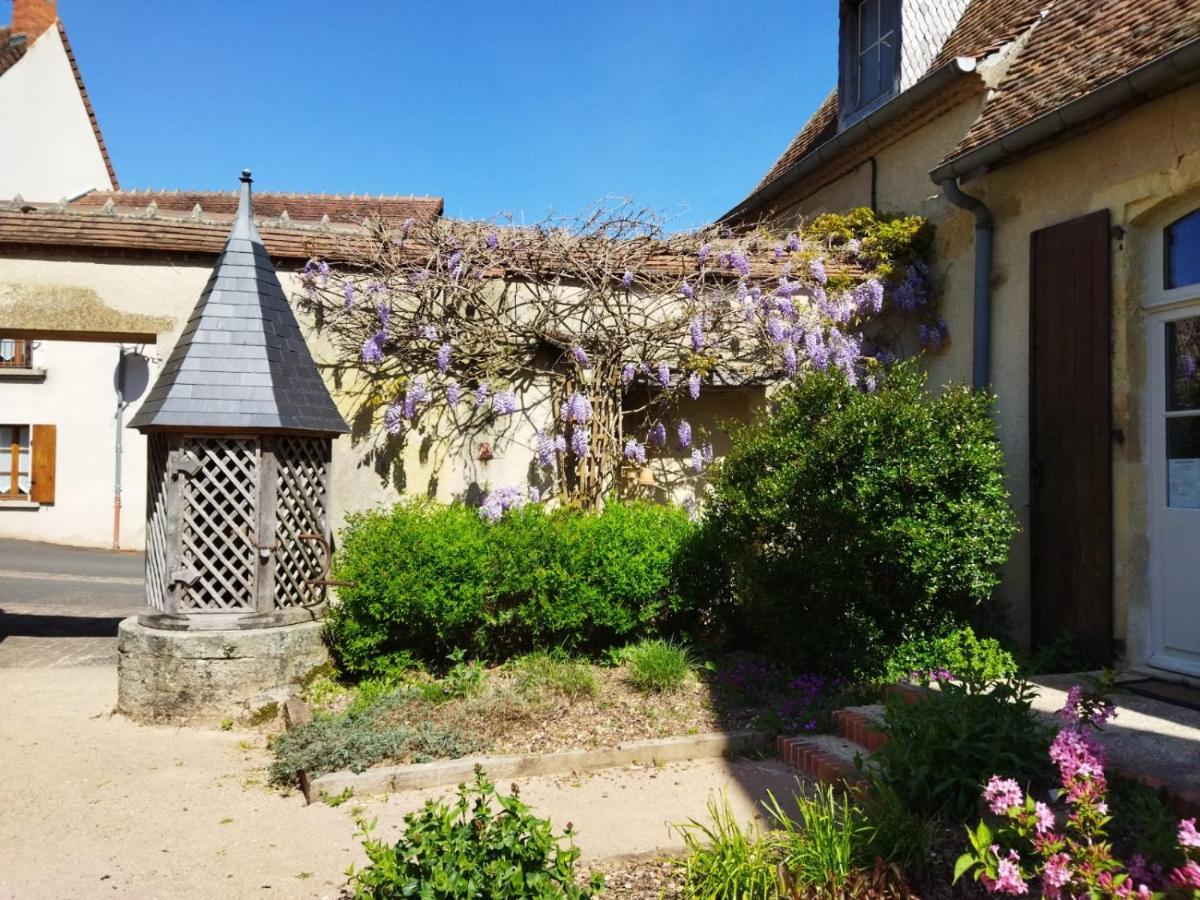 Appartamento Le Chapitre Châteaumeillant Esterno foto